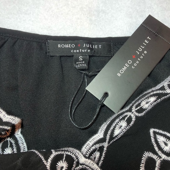 Romeo & Juliet Couture Off the Shoulder Dress - Picture 6 of 7